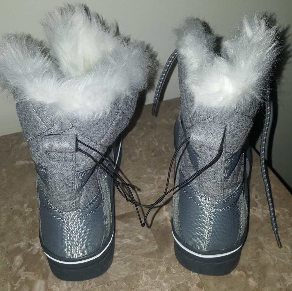 BOOTS - Picture 3 of 5